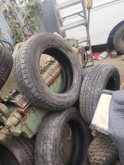 4 Llantas 235--65 R17 firestone  $50
