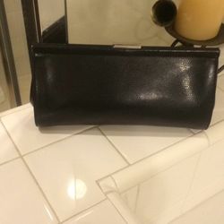 Black clutch