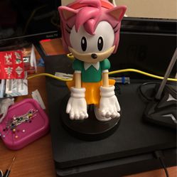 Amy Rose - Sonic Game Controller & Phone holder 