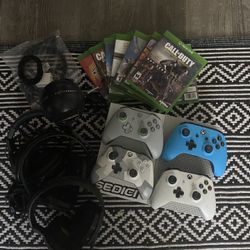 Xbox one / Controllers / headsets / Microphone / Games 