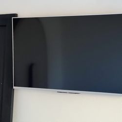 Silver Sony Bravia 55” Tv Excellent Condition Model KDL- 50W700B