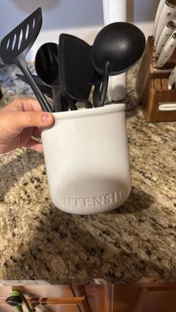 Utensil Storage 