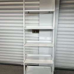 Ladder bookshelf