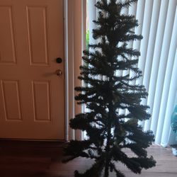 6ft CHRISTMAS ARTIFICAL TREE