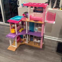Barbie Dream House  & Barbie Camper