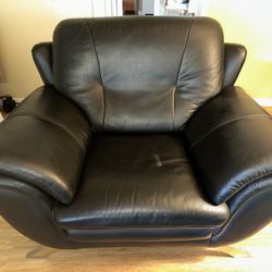 Italiana Genuine Leather Sofa – Pick Up in Pomona) 