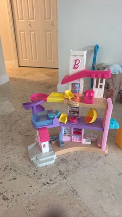 Free Barbie little people dream house