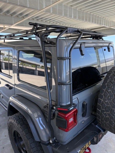 GOBI Jeep Wrangler Stealth Rack with 40″ LED Light-bar Setup, and works with SkyOne Touch Power Top