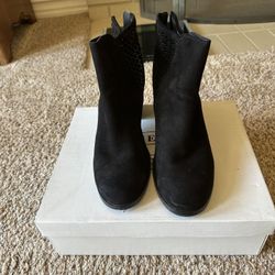Steve Madden Melinda suede black size 10 women’s booty