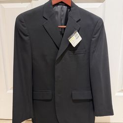 Brand New Alfani Suit size 38 short