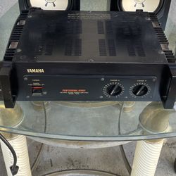 Yamaha P2100 Amplifier