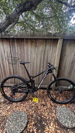 Mountain bike full carbone