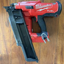 Milwaukee M18 FUEL 3-1/2 in. 18-Volt 21-Degree Lithium-Ion Brushless Cordless Framing Nailer (Tool-Only)