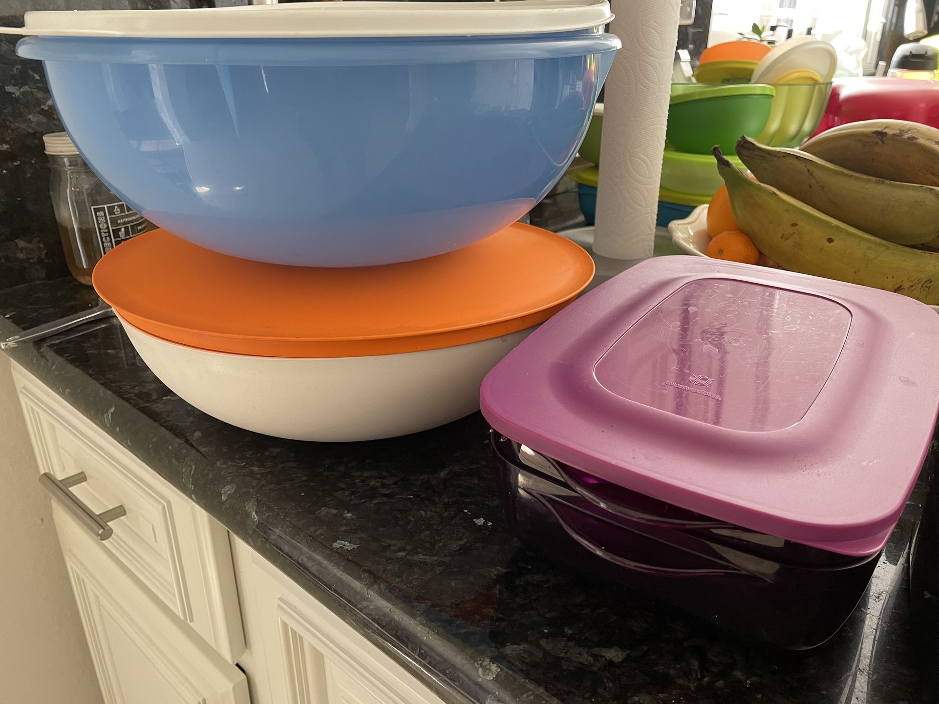 TUPPERWARE BOWLS SET PICK UP TODAY 