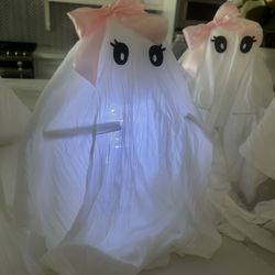 Cute Light Up Ghost Centerpieces