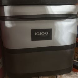 Igloo Reactor! Waterproof Cooler! Brand New! 