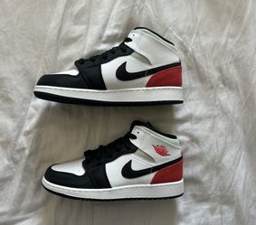 Jordan 1 Low White Track Red Black Igloo Size 6y