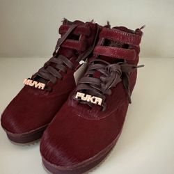 Reebok Freestyle Vibram Amber Rose Red  Size 6 