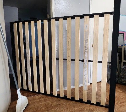 Full Size Bed Frame Free