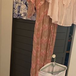 Size L- 2 Tops, 1 Dress & 1 Skirt 