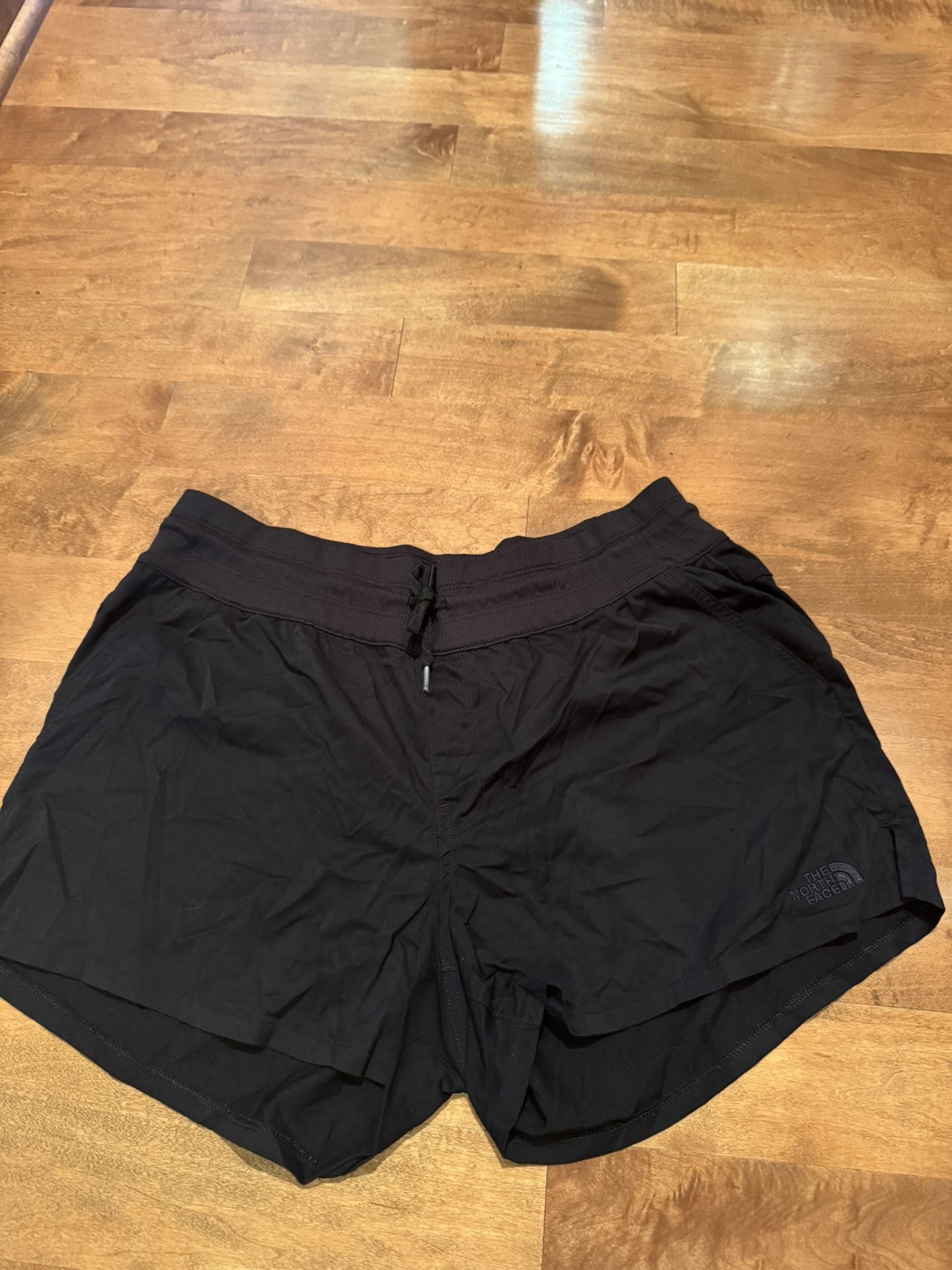 Woman’s Northface shorts size large shipping available