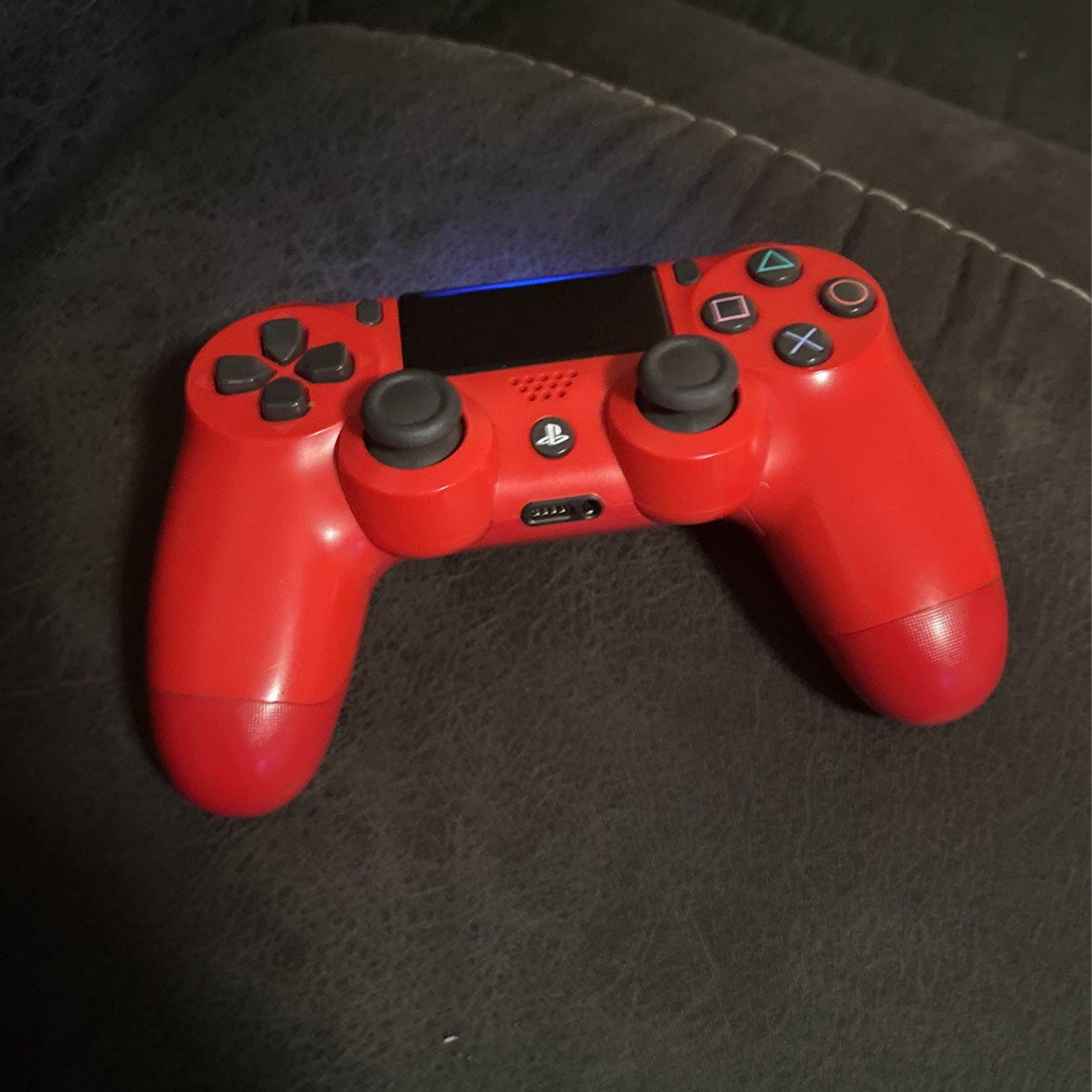 PS4 Game Bundle 3 Controllers 