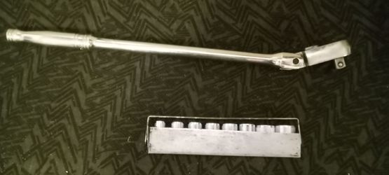 Snap on 1/2" flex head ratchet + metric craftsman sockets