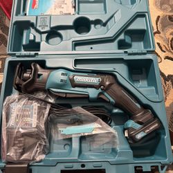 Makita 12V max CXT Lithium-Ion Cordless Variable Speed Reciprocating Saw Kit with Case