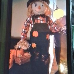 Halloween LARGE 6 Ft. Solid Scarecrow Greeter - New