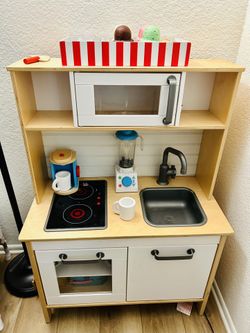 Kids Play Kitchen with Lots Of Accessories