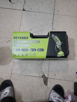 Devenbo Mini Chainsaw
