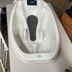 Infant Bathtub With Weight Scale