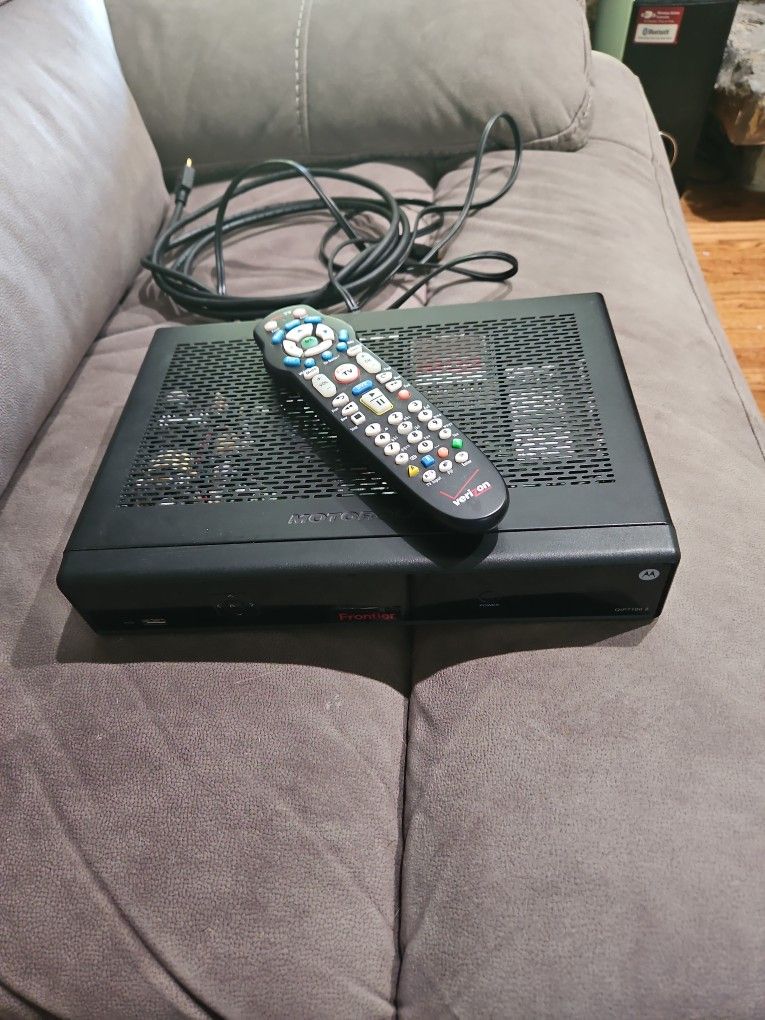 Motorola Cable Set Top Box QIP7100 2 W/remote