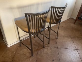Bar stools leather seats sturdy metal - Nice!