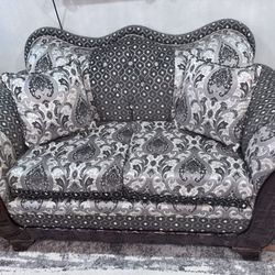 Sofa, Loveseat, Chair and 4 Pillows