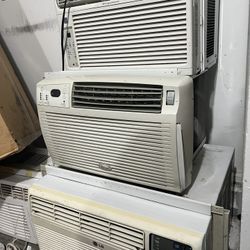 AC 12200 BTU AIR CONDITIONER