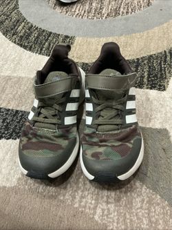 Adidas Boy's Navy Green Black and Brown Shoes Size 1.5 Pre Owned Nice