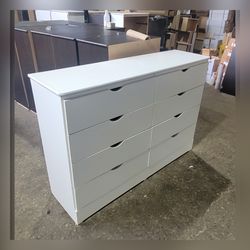 Eight drawers dresser with rails