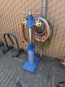 Spring compressor