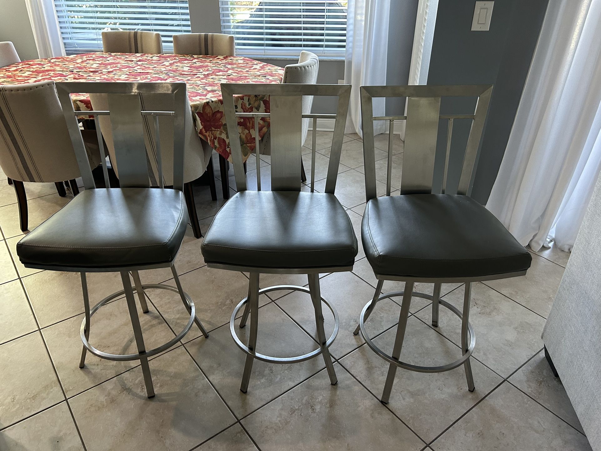 Set Of 3 Counter Height Bar Stools