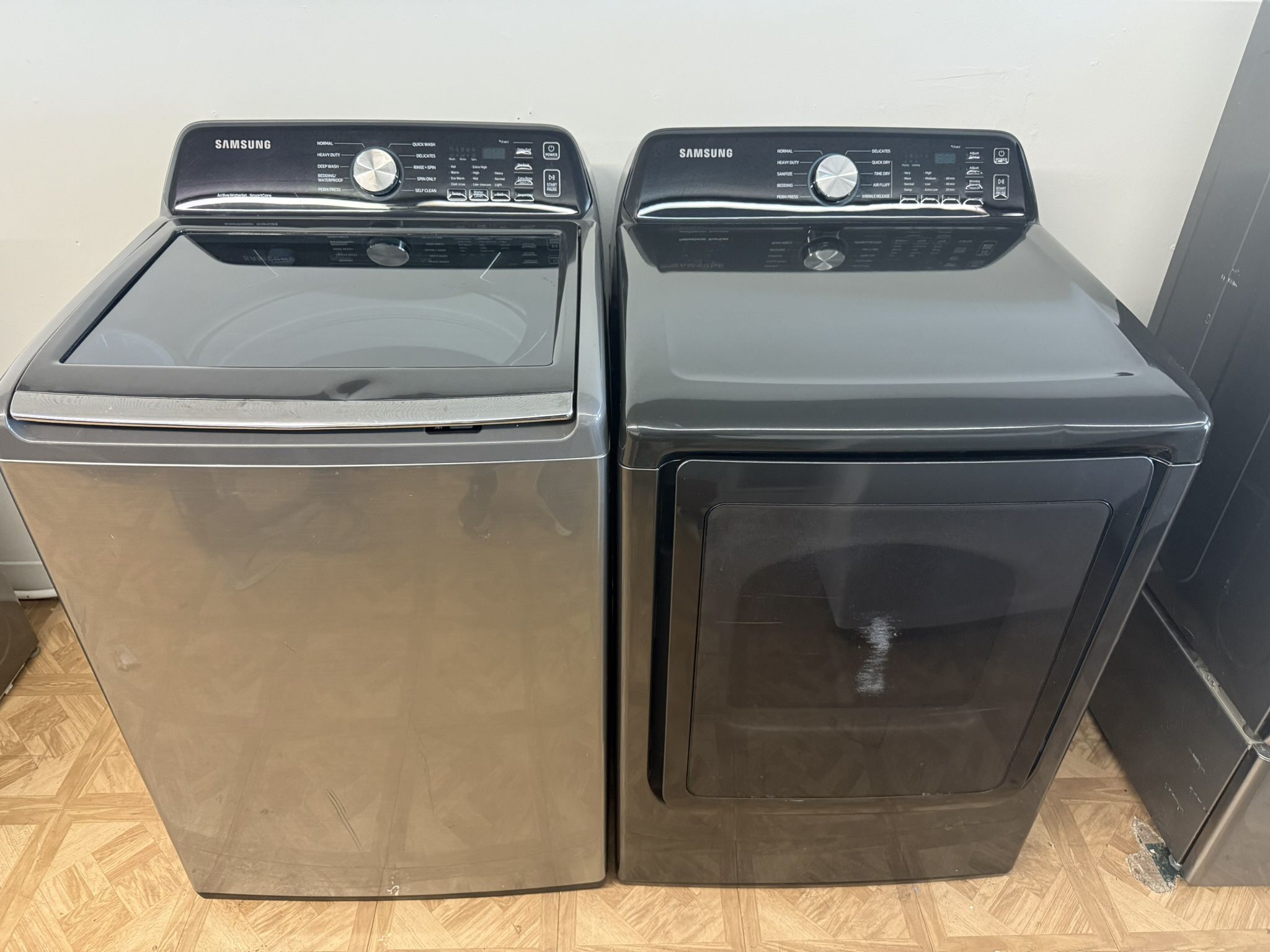 SAMSUNG WASHER AND DRYER SET.