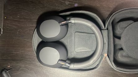 Sony WH-1000XM5/B Wireless Industry Leading Noise Canceling Bluetooth Headphone