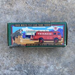 Ertl 1949 Texaco White Tilt Cab Tank Truck Series #13 Die Cast NOS Locking Bank