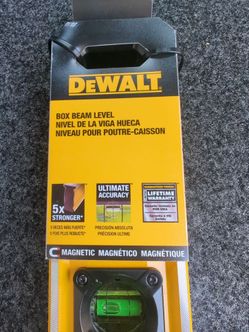Brand New DeWalt Box Beam magnetic Bubble level - 4'