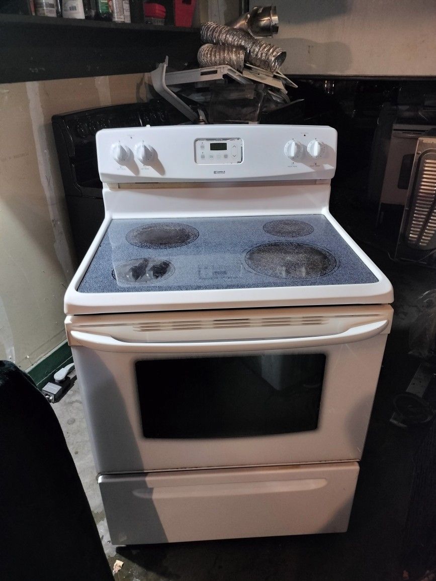 Kenmore White Glass Top (Stove/Oven) - Can Deliver 