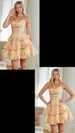 New With Tags Floral Print Key Hole Bodice Short Formal Dress & Homecoming Dress $125