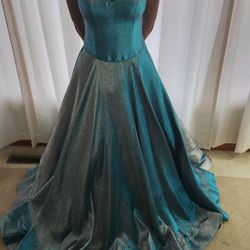 Gorgeous Floor Length Gown- Prom