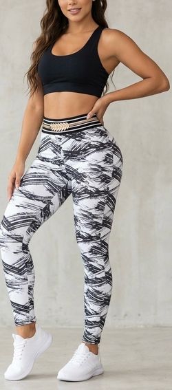 Vendo $27 High-Waist Printed Leggings with Belt