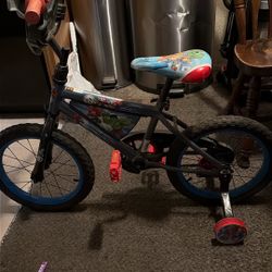 Toddlers’s Bike With 20 Training Wheels Attached