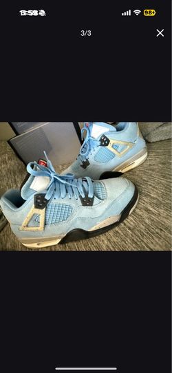 Air Jordan 4 Retro "University Blue"
